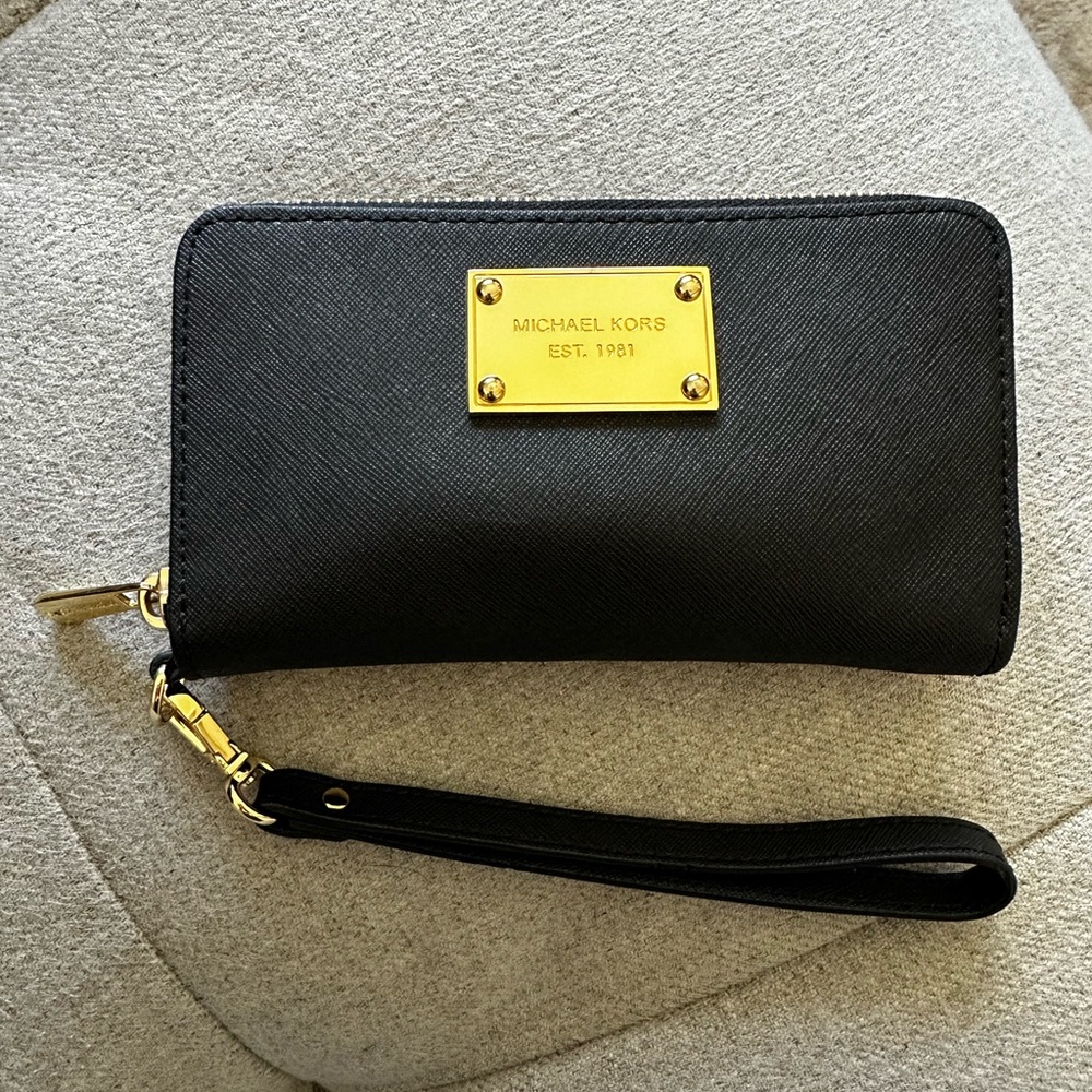 Michael Kors Wristlet